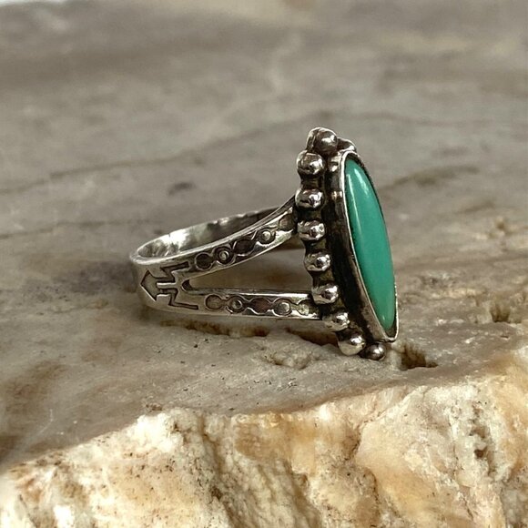 VTG Sterling Silver 925 Southwest Style Turquoise Stamped Split Shank Ring 4.75 - Picture 16 of 16